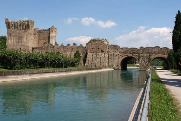 Peschiera old bridge